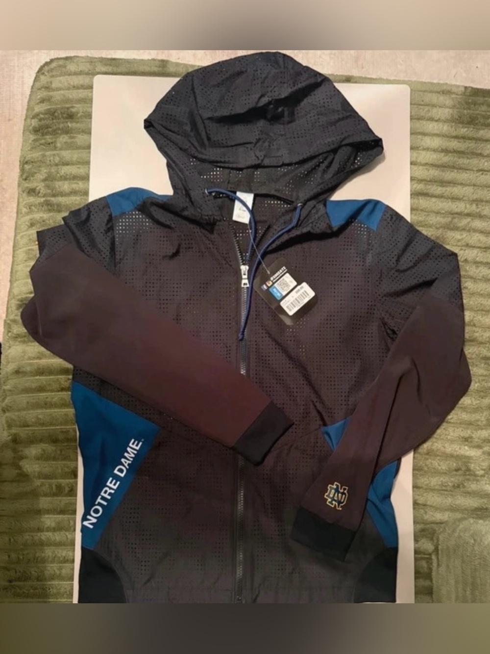 Zoozatz Notre Dame Windbreaker Hooded Jacket NWT Sz Small